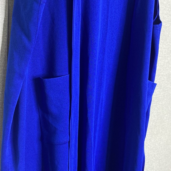 Vintage Exclusively Misook Woman Royal Blue Knit Vest - Picture 3 of 6